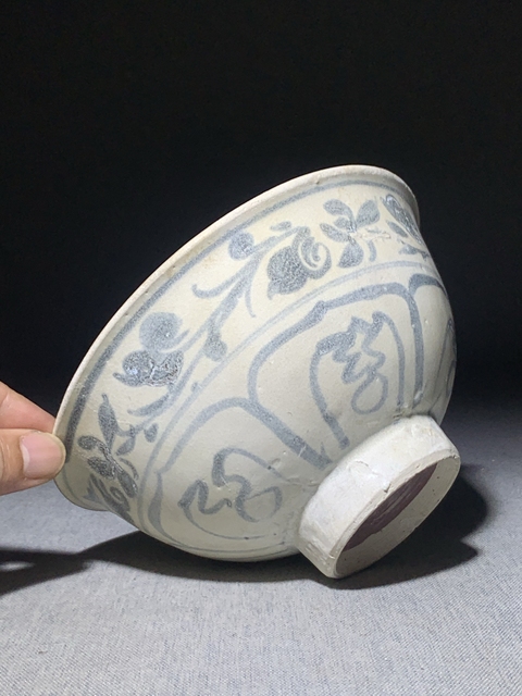 古玩陶瓷青花花卉紋茶碗真品鑒賞圖