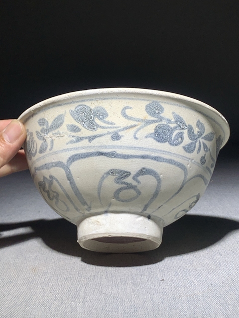 古玩陶瓷青花花卉紋茶碗真品鑒賞圖