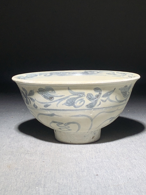 古玩陶瓷青花花卉紋茶碗真品鑒賞圖