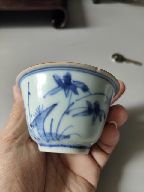古玩陶瓷青花花卉紋杯真品鑒賞圖