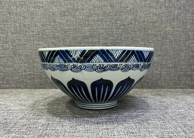 古玩陶瓷清康熙青花蓮瓣紋蓮子碗拍賣，當前價格17000元