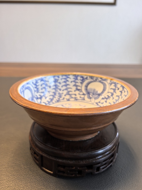 古玩陶瓷嘉慶紫金釉青花纏枝蓮折沿小盆(小水洗)拍賣,當前價格1380元