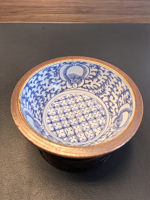 古玩陶瓷嘉慶紫金釉青花纏枝蓮折沿小盆(小水洗)拍賣,當前價格1380元