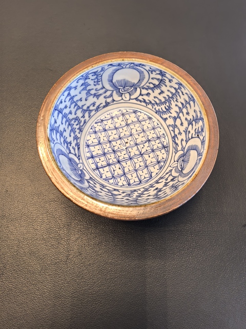 古玩陶瓷嘉慶紫金釉青花纏枝蓮折沿小盆(小水洗)拍賣,當前價格1380元