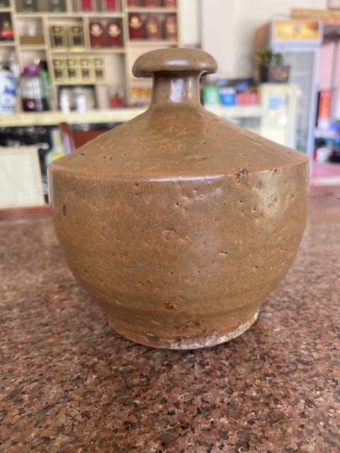 古玩陶瓷明代褐釉瓶真品鑒賞圖