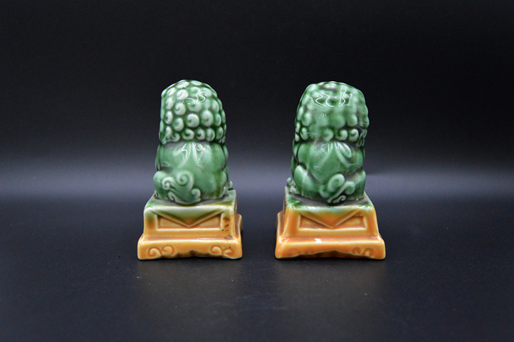 古玩陶瓷【紫煙閣】黃綠釉獅子擺件拍賣，當前價格1299元