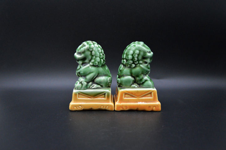 古玩陶瓷【紫煙閣】黃綠釉獅子擺件拍賣，當前價格1299元