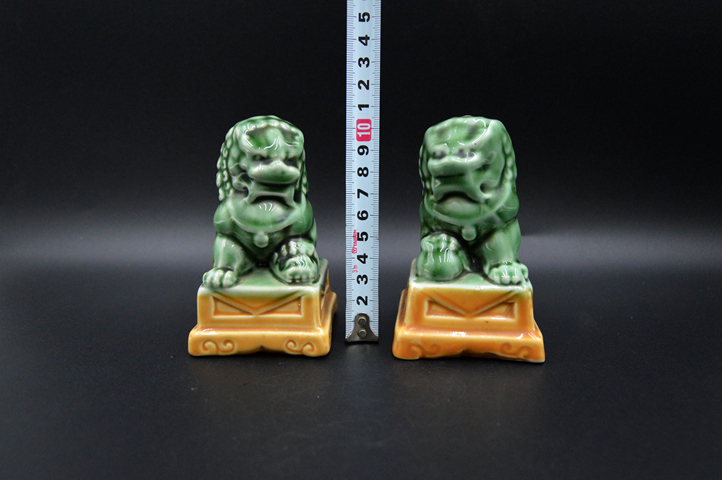 古玩陶瓷【紫煙閣】黃綠釉獅子擺件拍賣，當前價格1299元