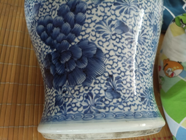 古玩陶瓷花卉紋青花將軍罐真品鑒賞圖