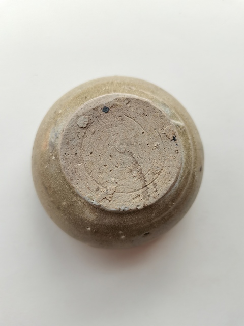 古玩陶瓷岳州窯青釉羅漢杯真品鑒賞圖