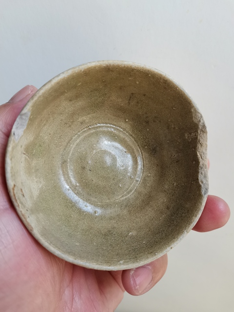 古玩陶瓷岳州窯青釉羅漢杯真品鑒賞圖