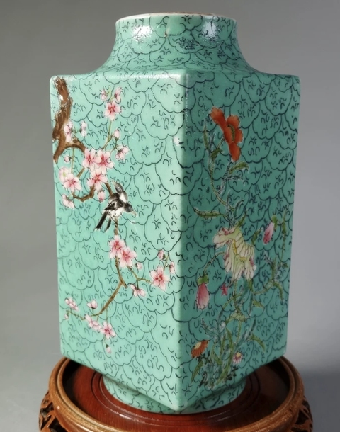 古玩陶瓷粉彩琮式瓶真品鑒賞圖