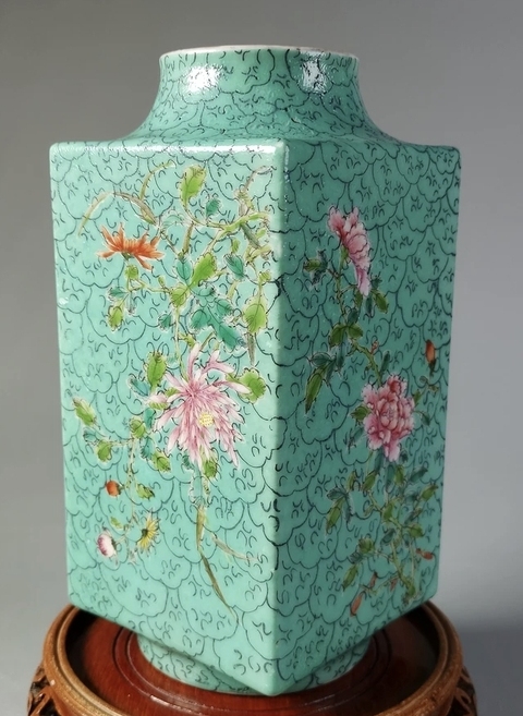 古玩陶瓷粉彩琮式瓶真品鑒賞圖