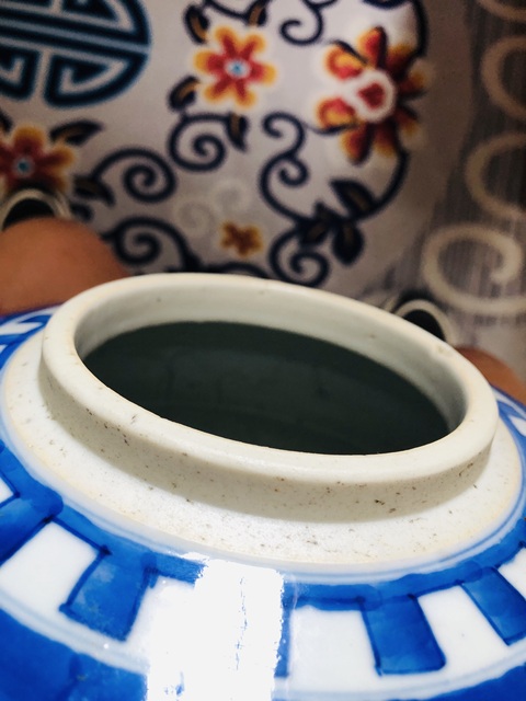 古玩陶瓷青花留白冰梅紋罐真品鑒賞圖