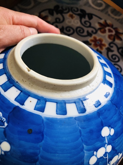 古玩陶瓷青花留白冰梅紋罐真品鑒賞圖