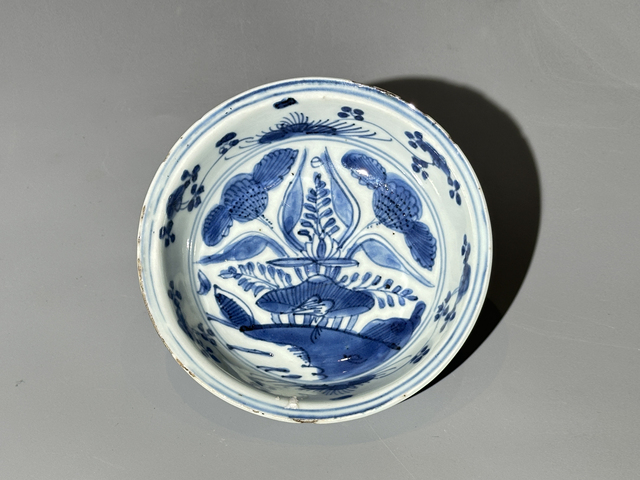 古玩陶瓷明晚期·青花一路連科紋碗真品鑒賞圖