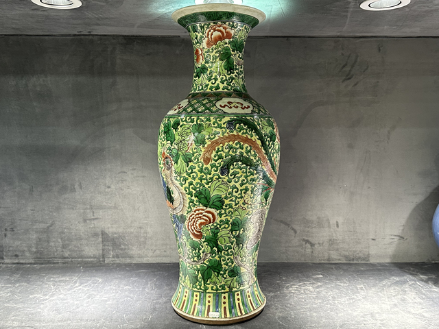 古玩陶瓷清晚期·五彩鳳穿牡丹紋大瓶真品鑒賞圖