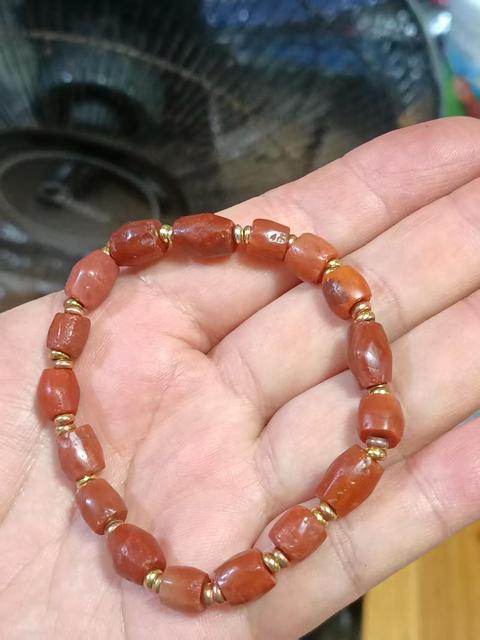 古玩玉器春秋戰(zhàn)國天然紅瑪瑙珠串拍賣,當(dāng)前價格3800元