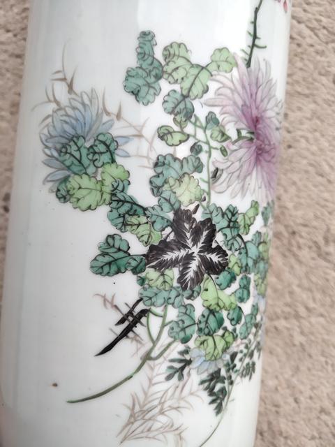 古玩陶瓷花卉紋帽筒真品鑒賞圖