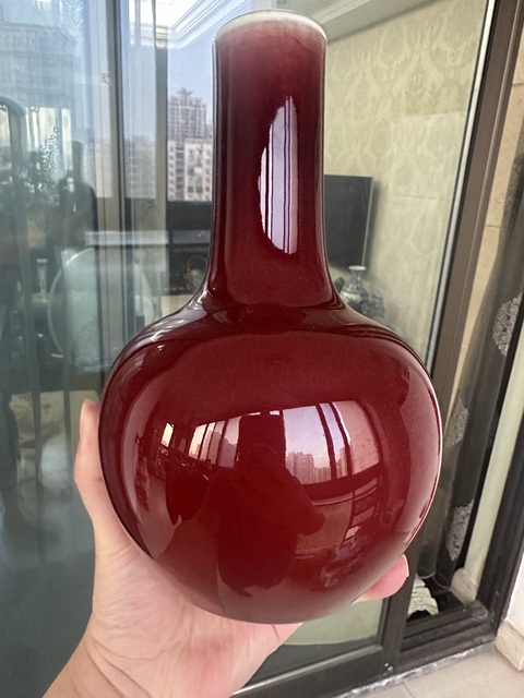 古玩陶瓷郎紅釉天球瓶真品鑒賞圖