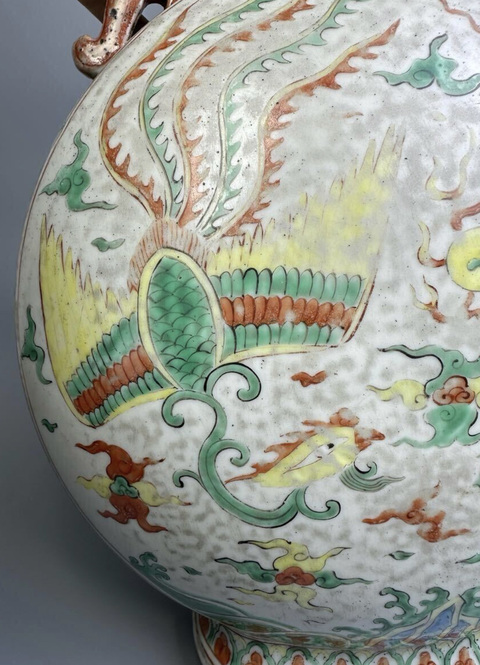 古玩陶瓷五彩龍鳳紋雙耳抱月瓶真品鑒賞圖