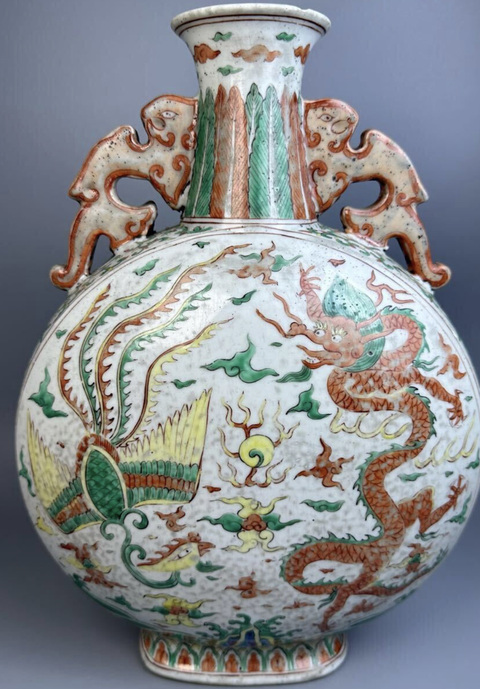 古玩陶瓷五彩龍鳳紋雙耳抱月瓶真品鑒賞圖