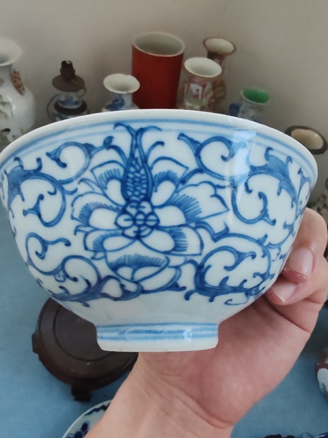 古玩陶瓷青花纏枝蓮紋碗真品鑒賞圖