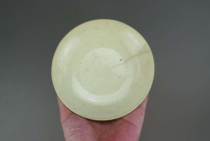 古玩陶瓷米黃釉水洗真品鑒賞圖