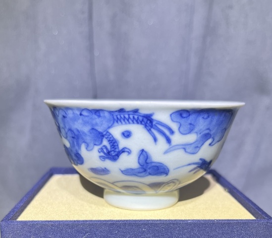 古玩陶瓷青花云龍紋茶碗真品鑒賞圖