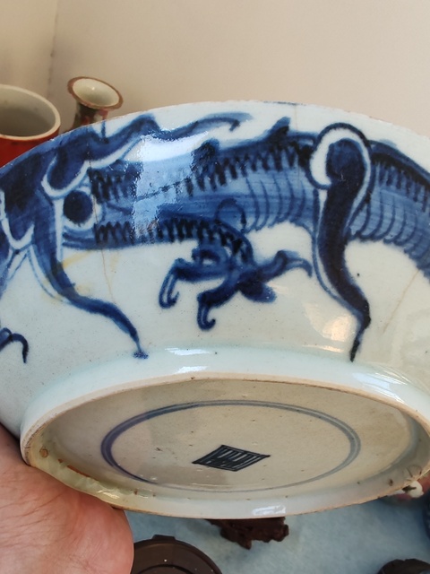 古玩陶瓷青花過墻龍紋臥盤真品鑒賞圖