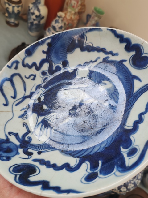 古玩陶瓷青花過墻龍紋臥盤真品鑒賞圖