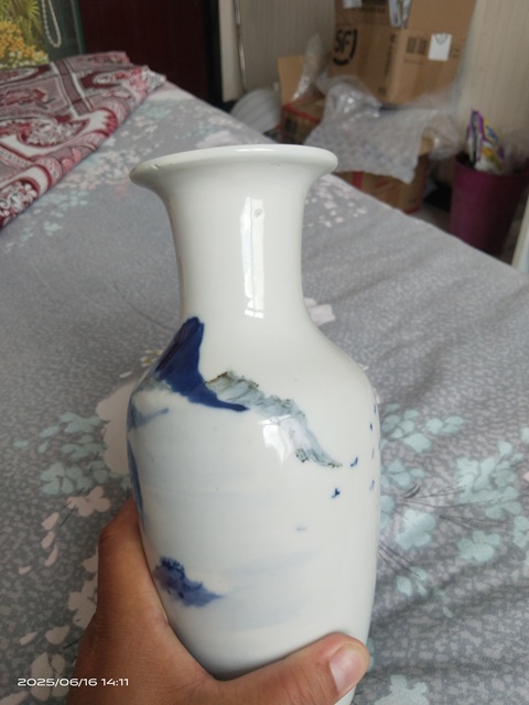 古玩陶瓷山水紋青花瓶真品鑒賞圖