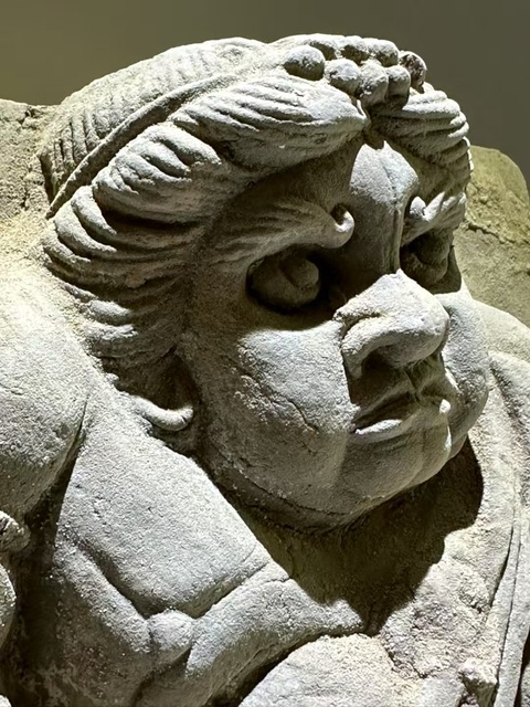 古玩陶瓷胡人力士磚雕真品鑒賞圖