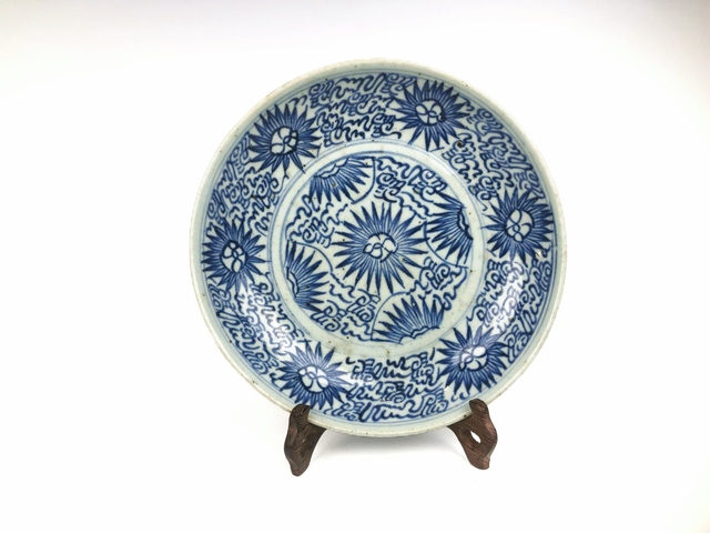 古玩陶瓷清中早期·青花太陽花紋盤真品鑒賞圖