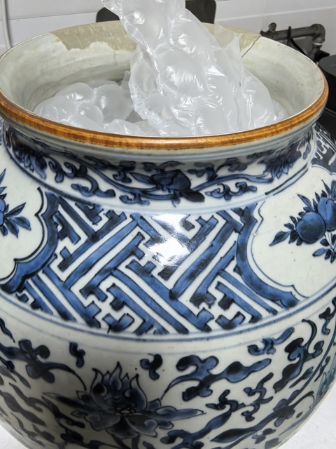 古玩陶瓷明末清初·青花纏枝蓮紋大罐 真品鑒賞圖