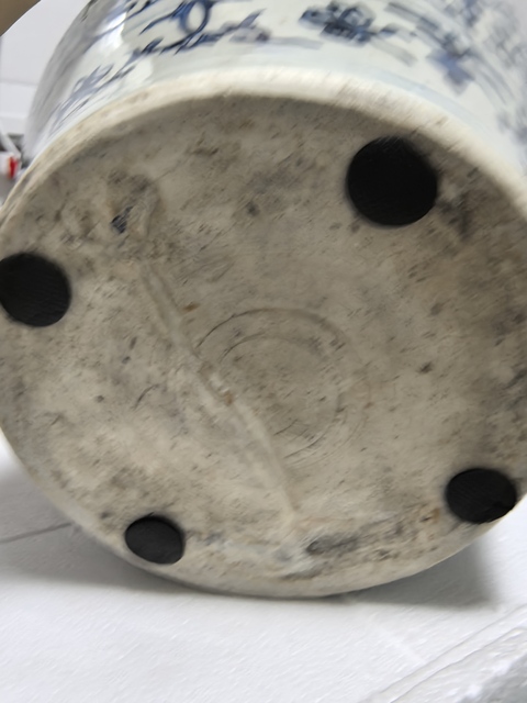 古玩陶瓷明末清初·青花纏枝蓮紋大罐 真品鑒賞圖