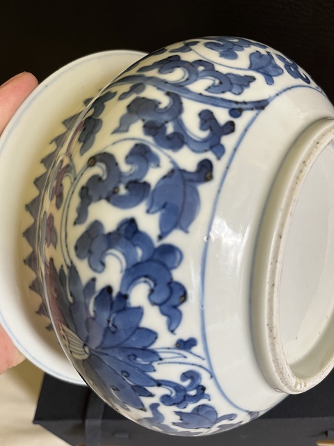 古玩陶瓷青花纏枝蓮紋香爐，疑似復窯真品鑒賞圖