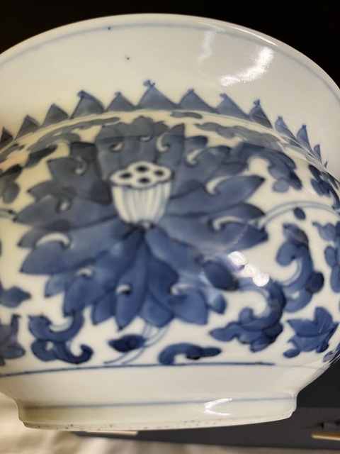 古玩陶瓷青花纏枝蓮紋香爐，疑似復窯真品鑒賞圖