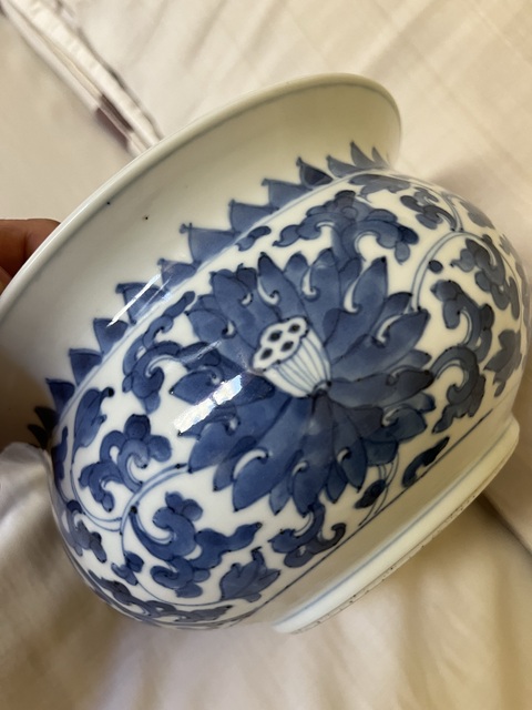古玩陶瓷青花纏枝蓮紋香爐，疑似復窯真品鑒賞圖