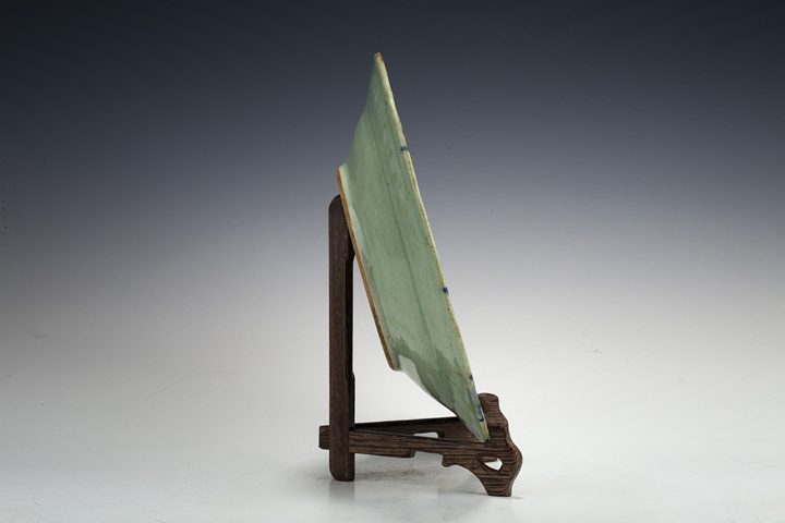 古玩陶瓷清中·豆青釉青花五福捧壽紋盤真品鑒賞圖
