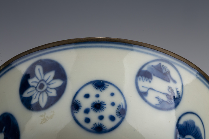 古玩陶瓷清晚·青花皮球花紋蓋碗拍賣,當前價格564元