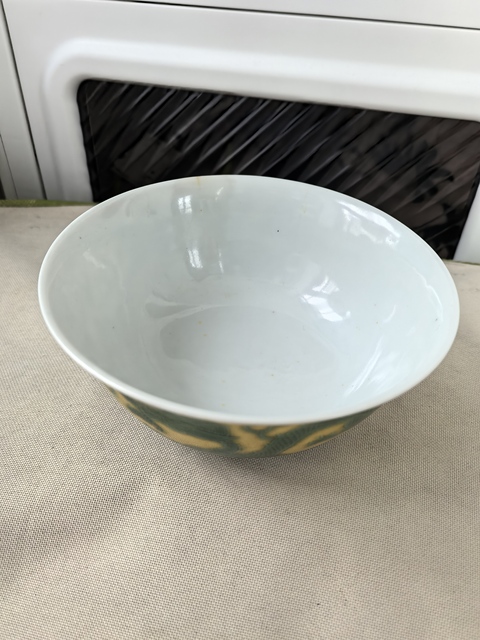 古玩陶瓷光緒·黃地綠彩趕珠龍紋碗（官）真品鑒賞圖