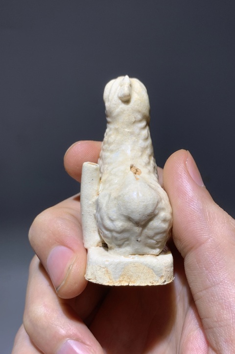 古玩陶瓷明代德化窯白釉瑞獸香插拍賣，當前價格460元