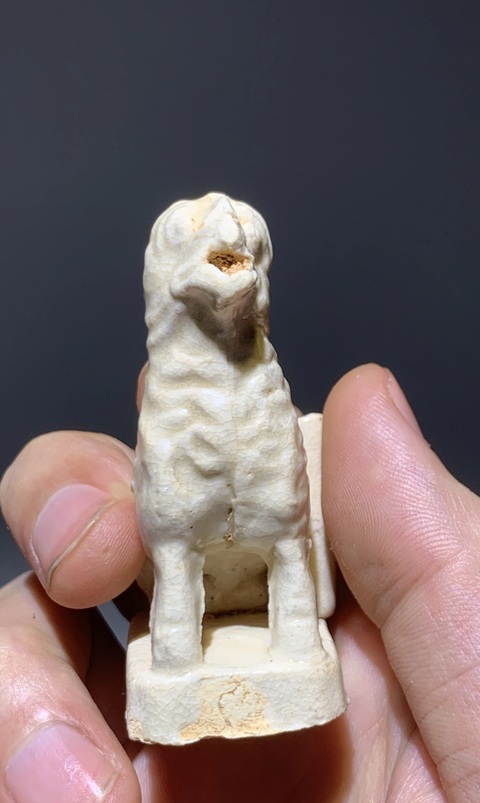 古玩陶瓷明代德化窯白釉瑞獸香插拍賣，當前價格460元