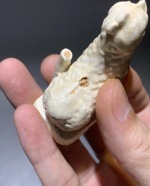 古玩陶瓷明代德化窯白釉瑞獸香插拍賣，當前價格460元