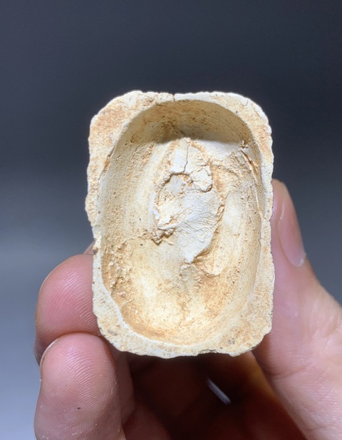 古玩陶瓷明代德化窯白釉瑞獸香插拍賣，當前價格460元