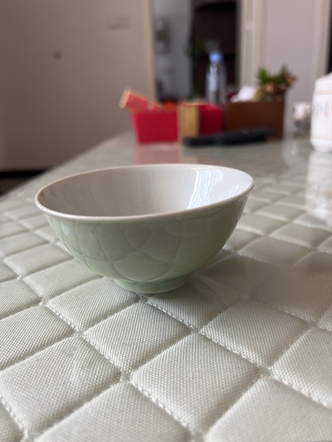 古玩陶瓷豆青釉碗真品鑒賞圖