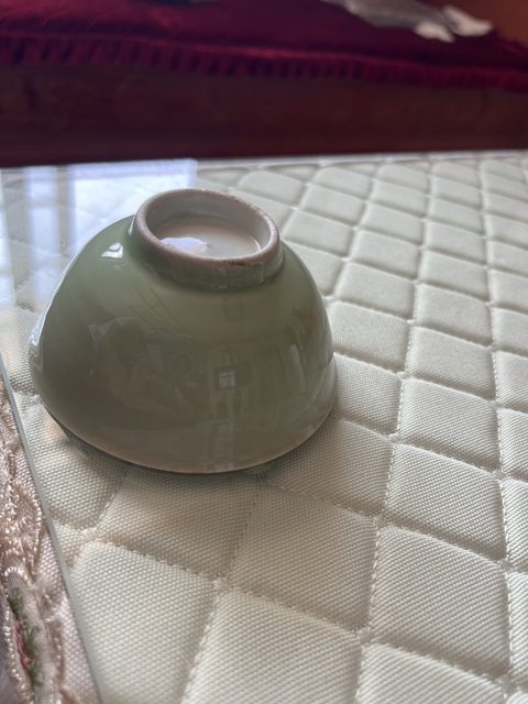 古玩陶瓷豆青釉碗真品鑒賞圖