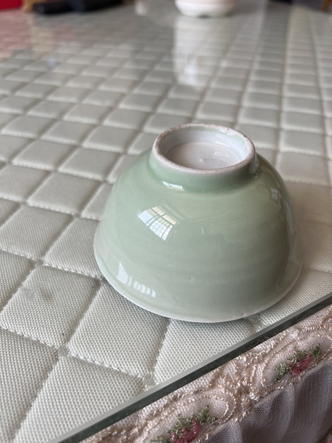 古玩陶瓷豆青釉碗真品鑒賞圖