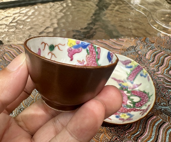 古玩陶瓷雍正外紫金釉內粉彩過墻龍花口杯碟套拍賣，當前價格7888元